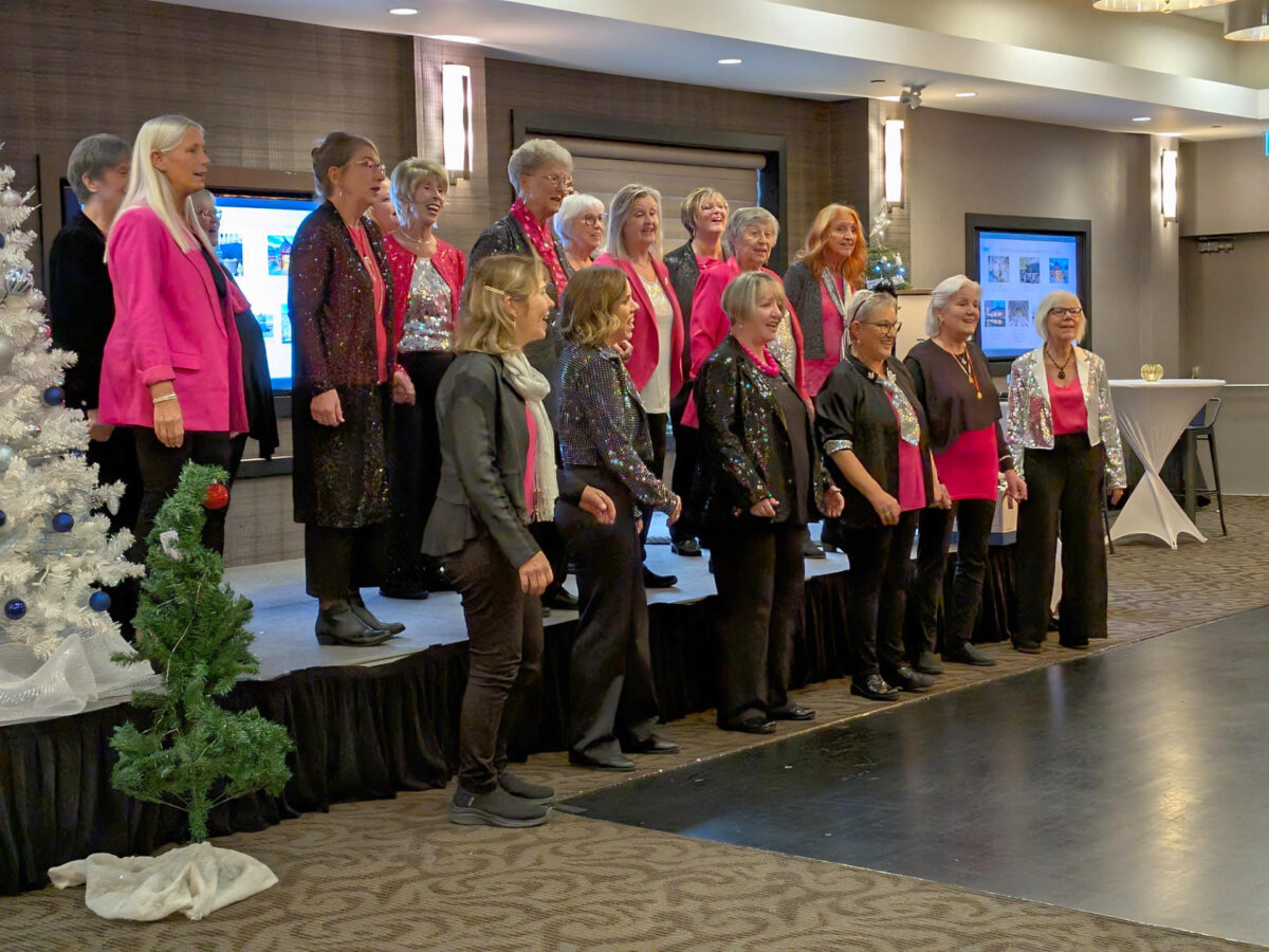 pxl 20251114 230933296