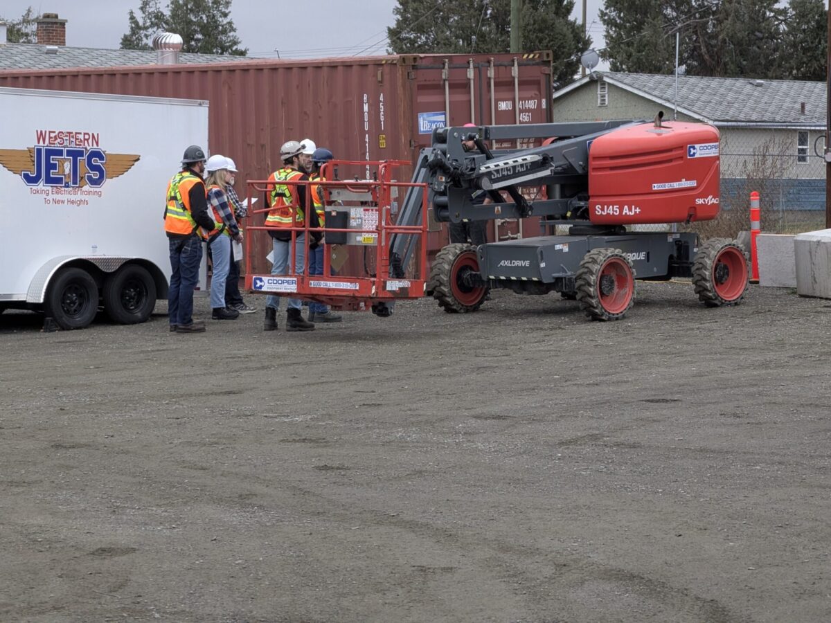 pxl 20251210 222436571.mp