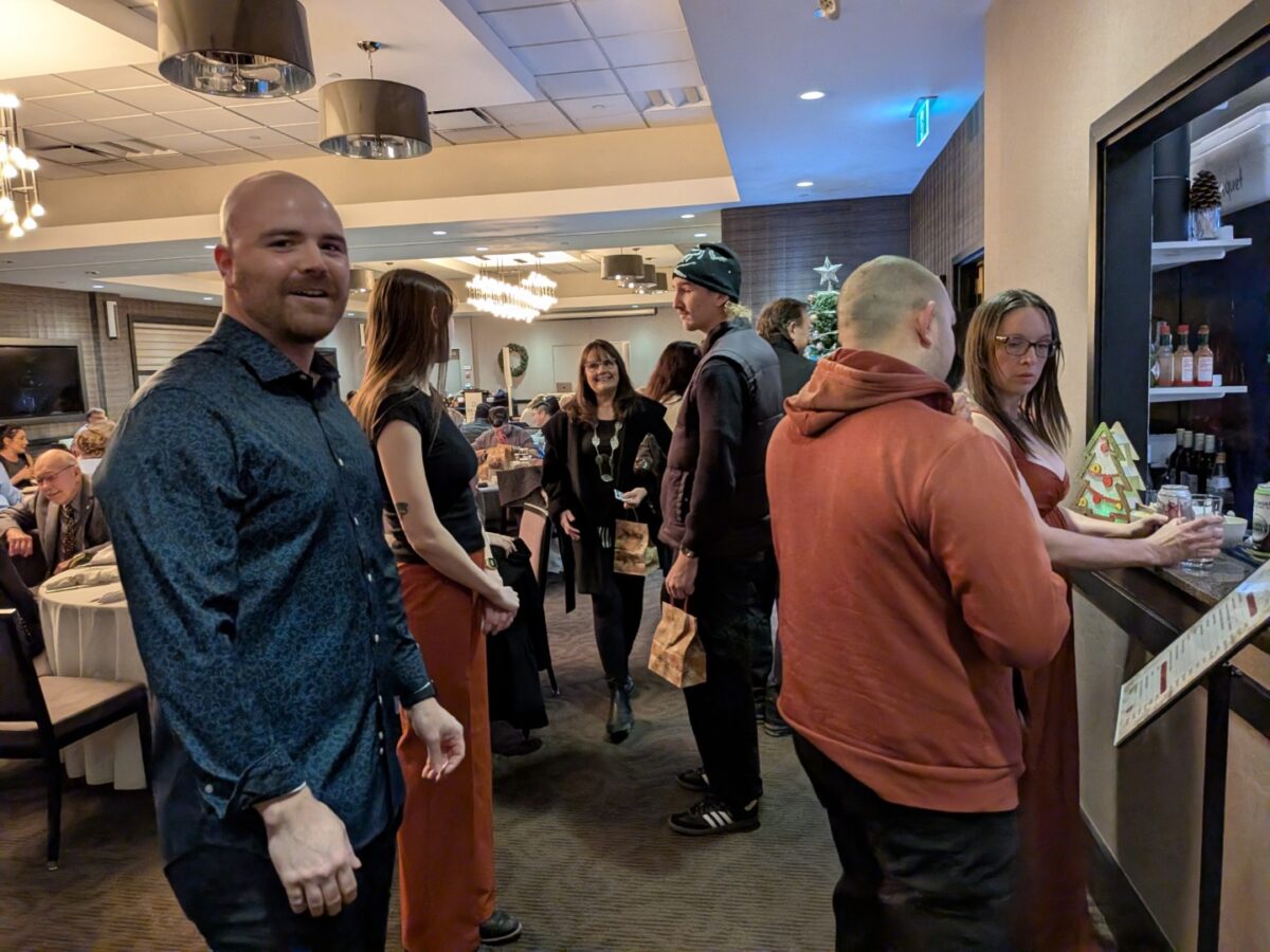 pxl 20251220 021108084.mp (custom)