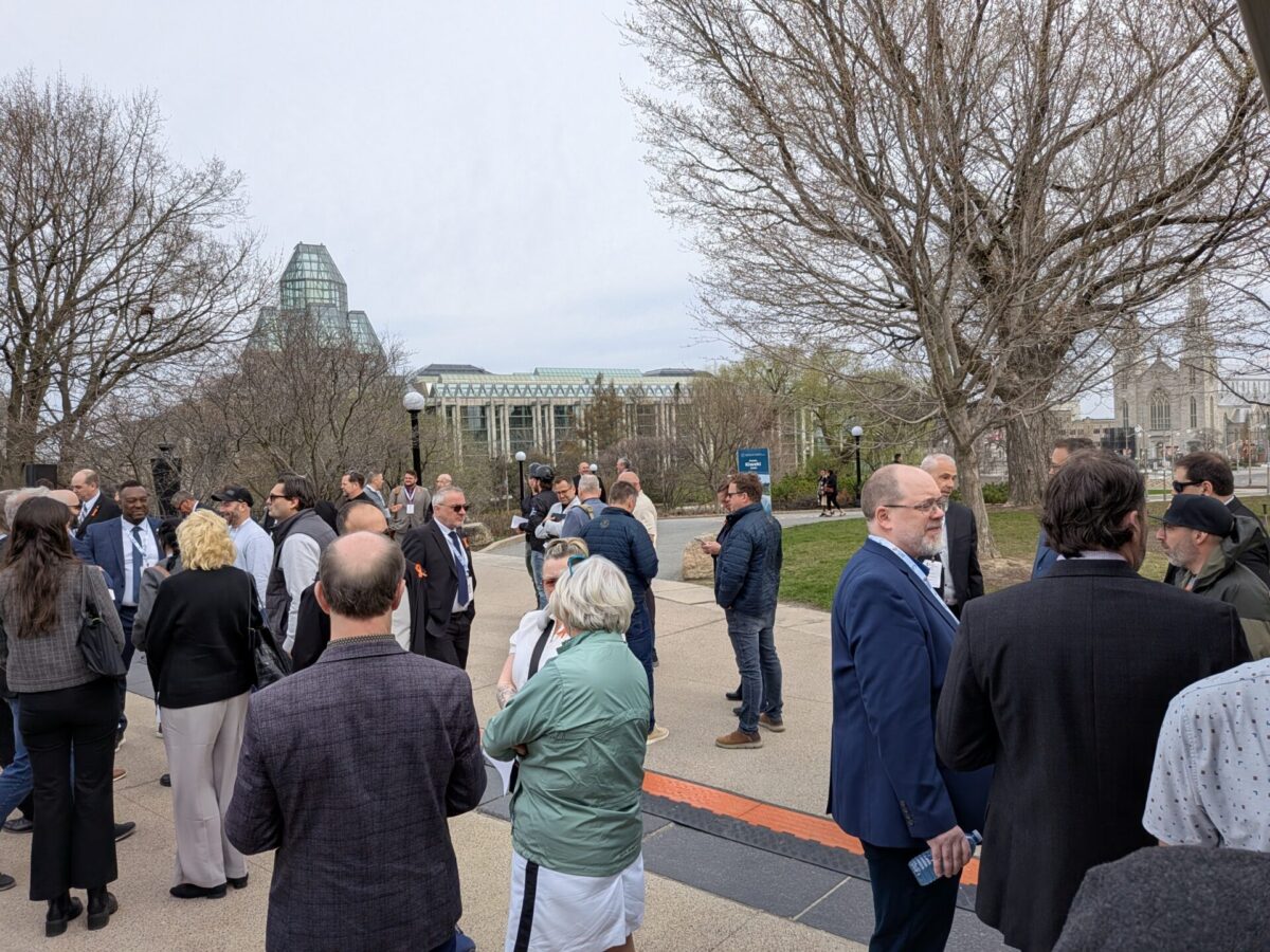 pxl 20260428 141933111